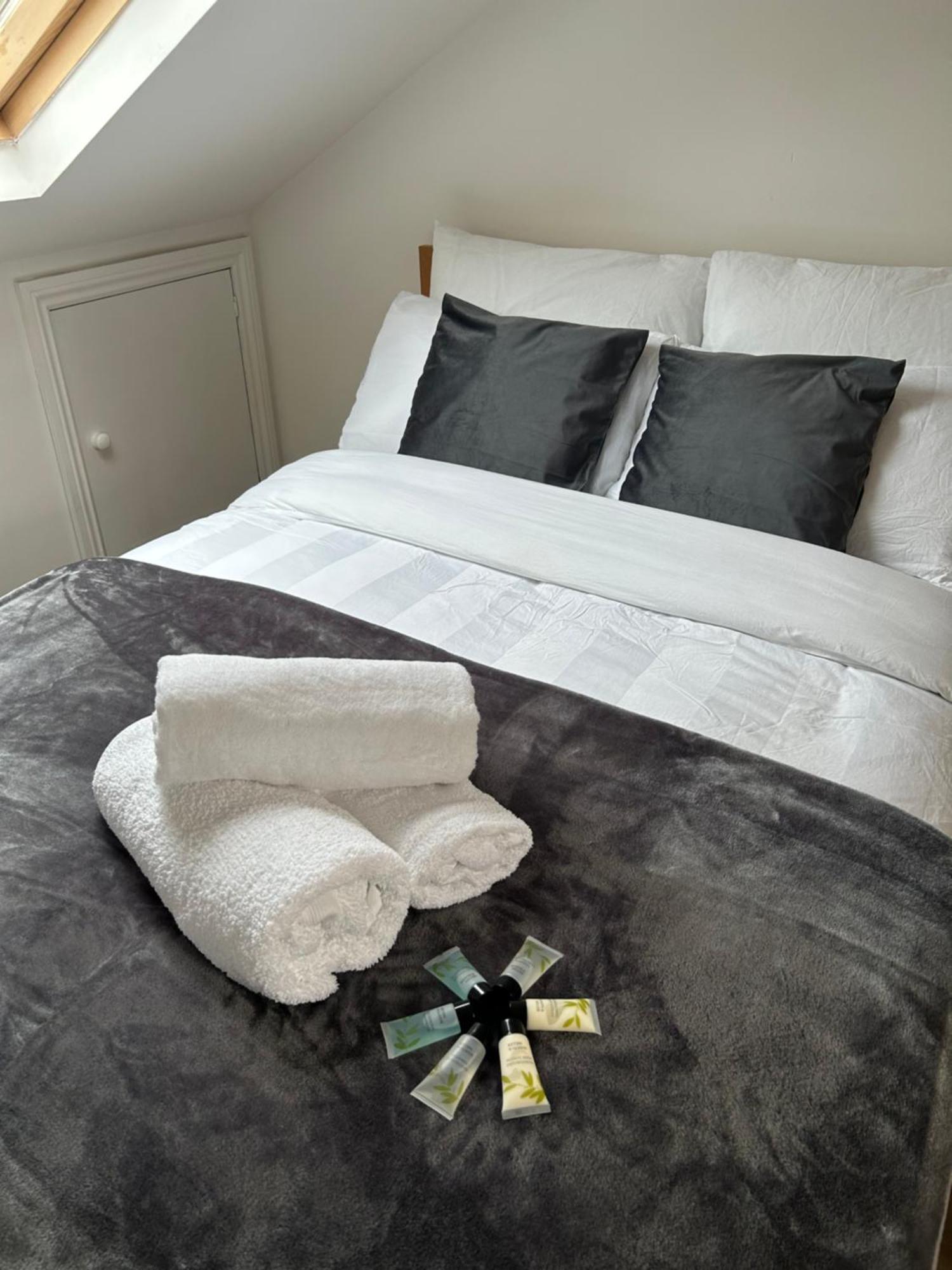 Qties Luxury Home 런던 외부 사진