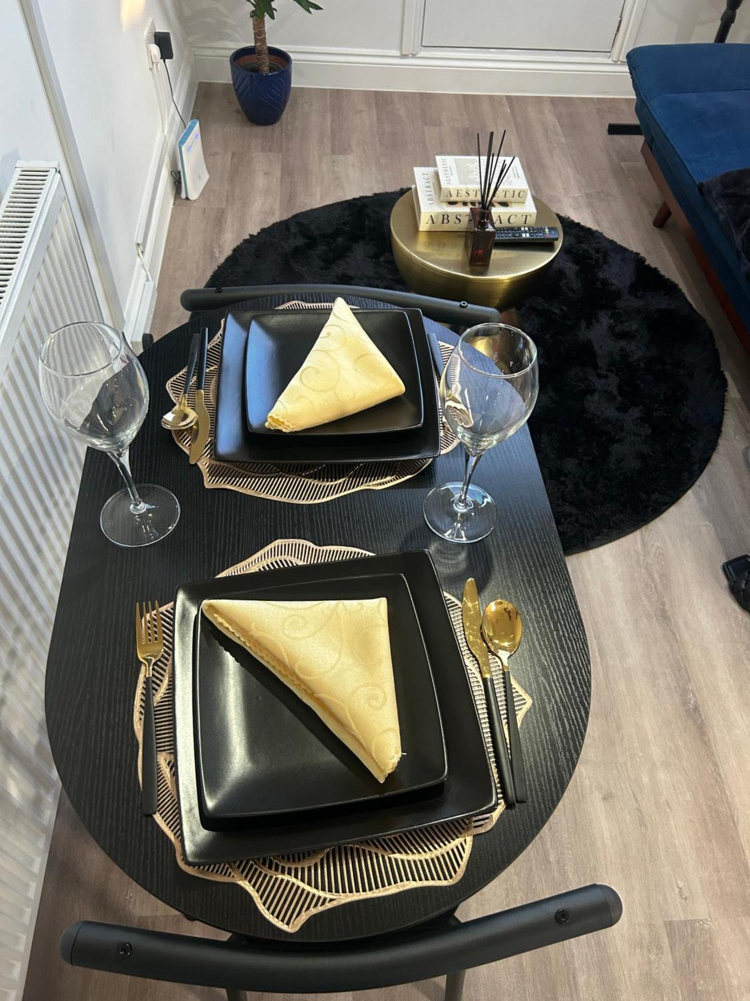 Qties Luxury Home 런던 외부 사진